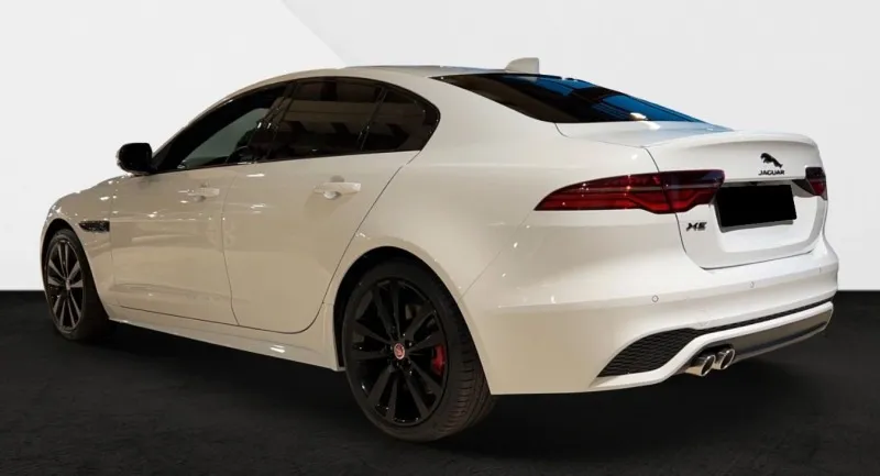 Jaguar XE D200 AWD =R-Dynamic HSE= Black Pack Гаранция Image 3